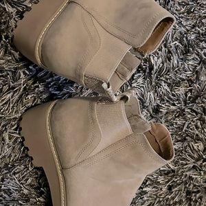 Universal Thread ankle boots